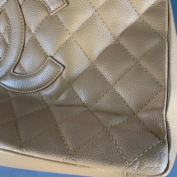 CHANEL Vintage GST Caviar Grand Shopping Tote Beige Gold Quilted Leather Handbag - Picture 14 of 16